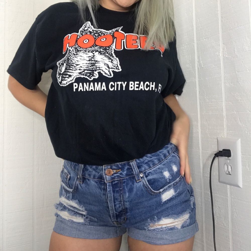 HOOTER GRAPHIC TEE VINTAGE A LITTLE UNISEX 🖤
